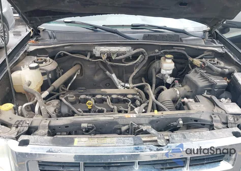 2010 Ford Escape Xlt z USA, uszkodzony, nr VIN 1FMCU9D7XAKB18149